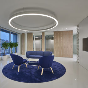 Project: Zurich | Product: Revolution 100 with Edge Symmetry doors